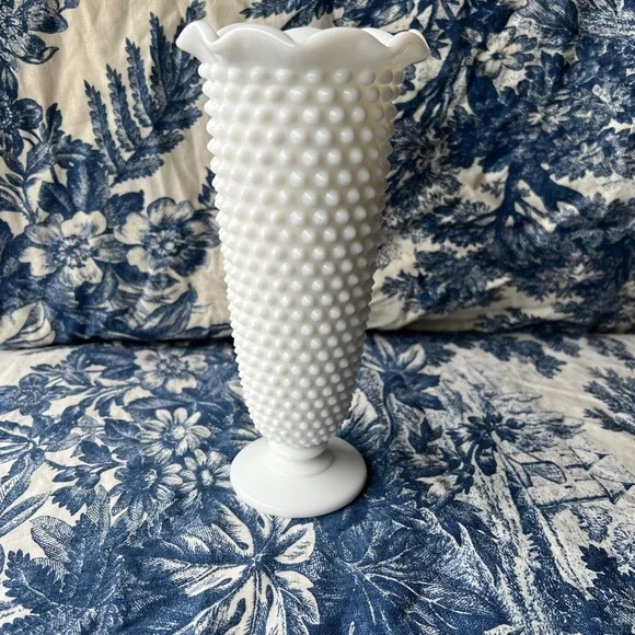 Vintage Hobnail Milk Glass White Elegant Vase - Picture 2 of 5